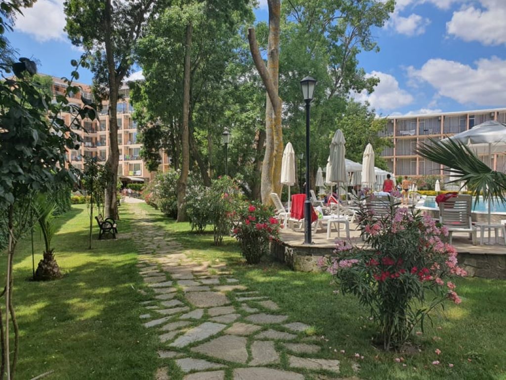 Hotel Riva-Basta.jpg