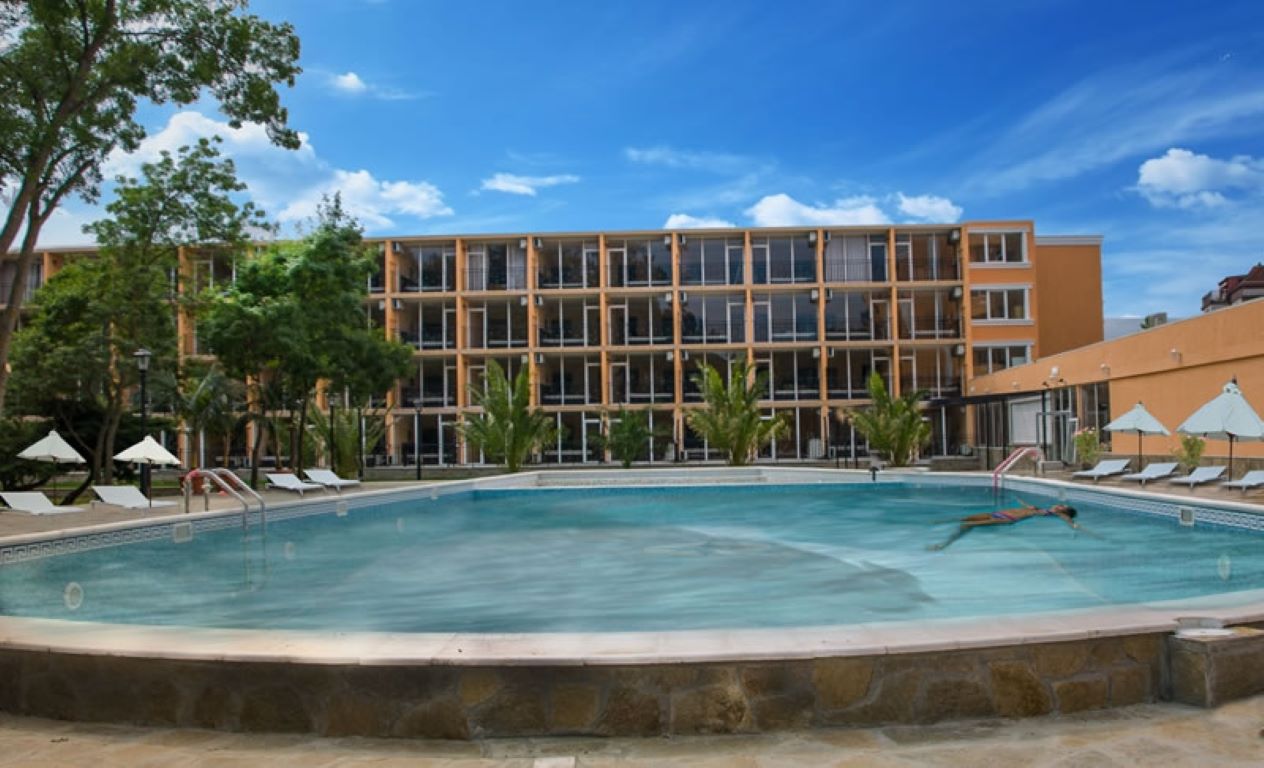 Riva Hotel-Bazen.jpg