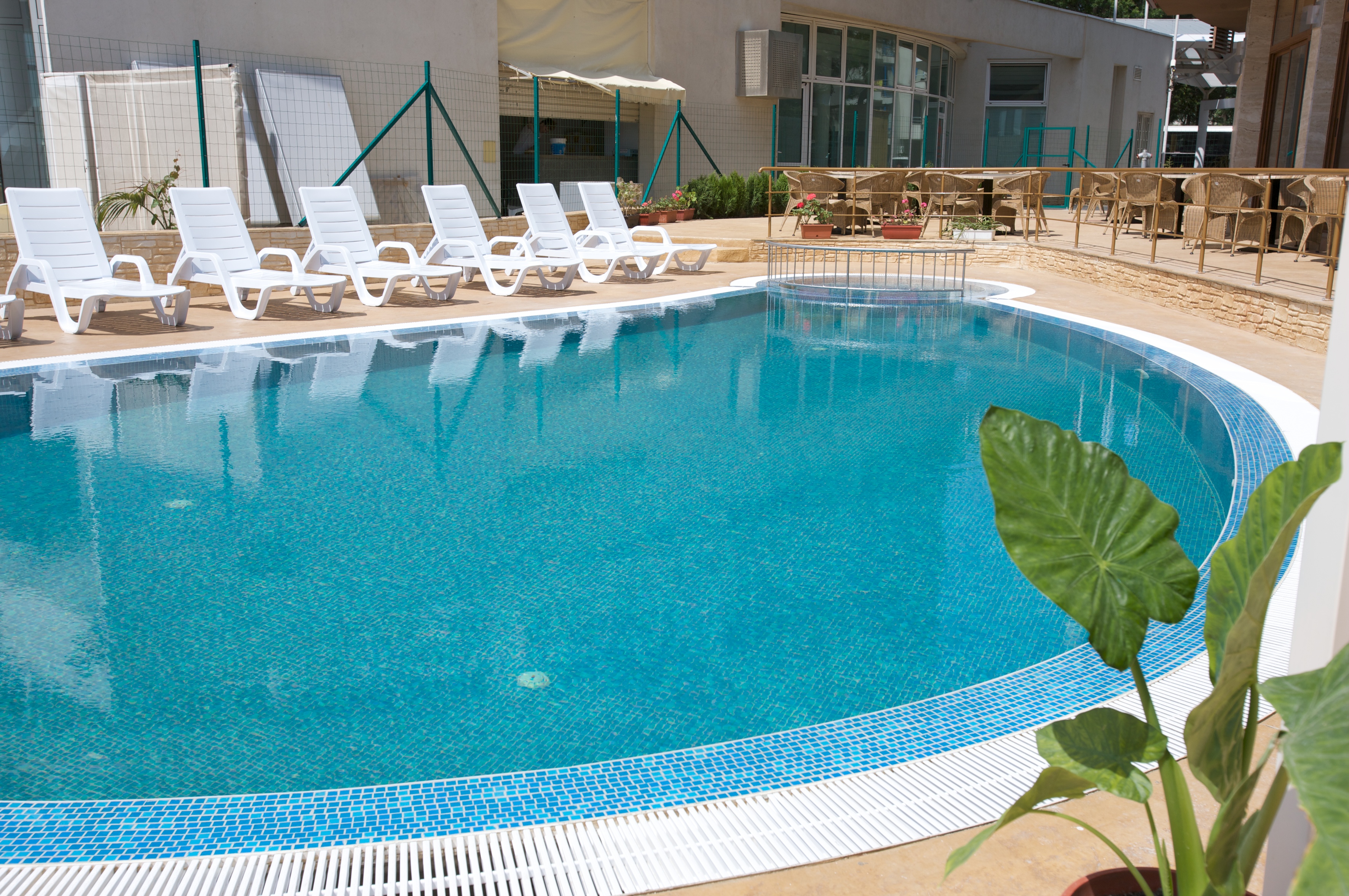 Hotel Sea Breeze-Bazen.jpg
