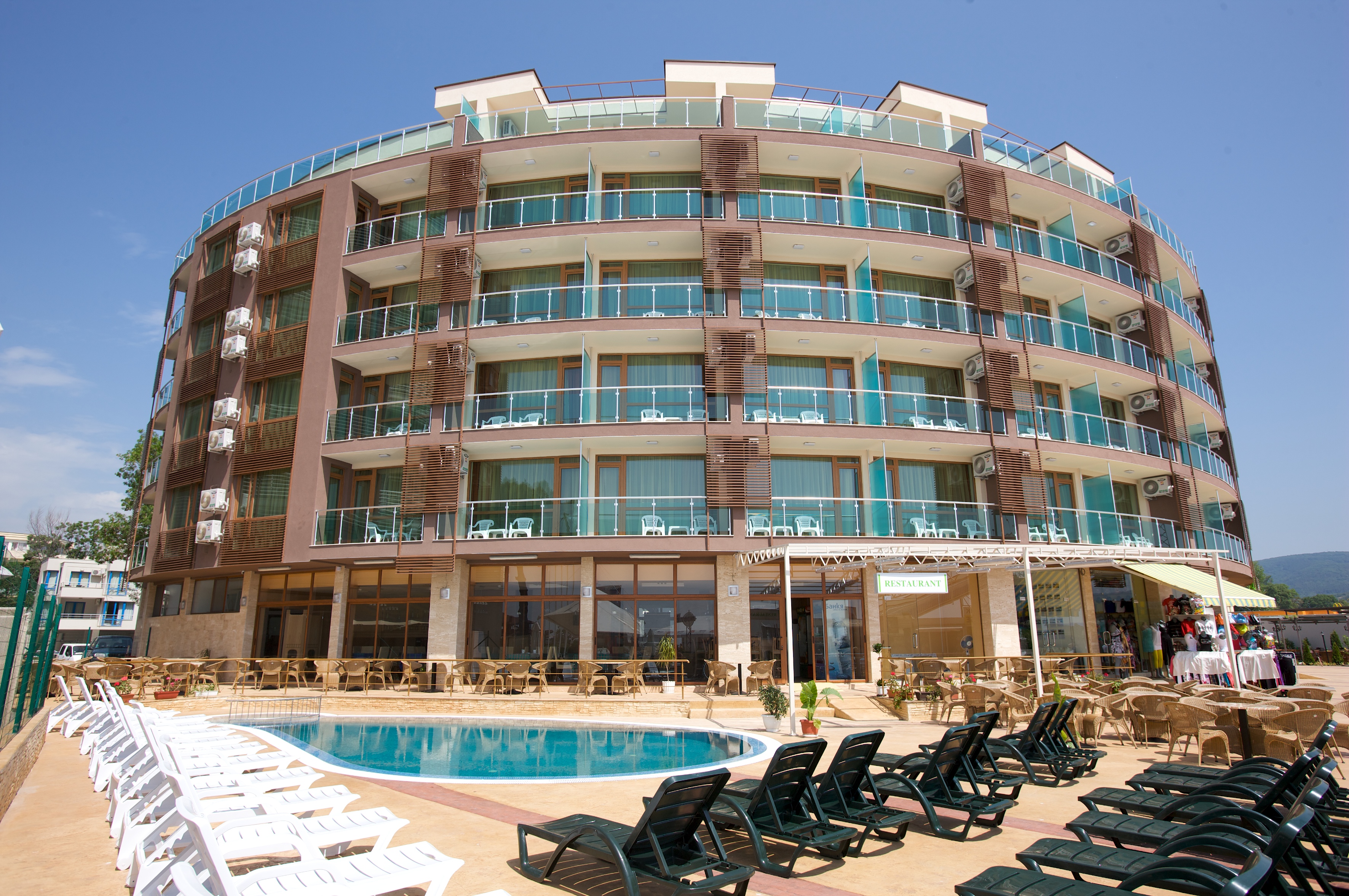 Sea Breeze-Hotel spolja.jpg
