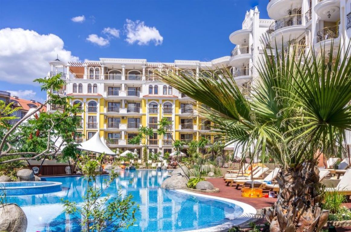 Harmony Suites Monte Carlo Hotel-Bazen.jpg