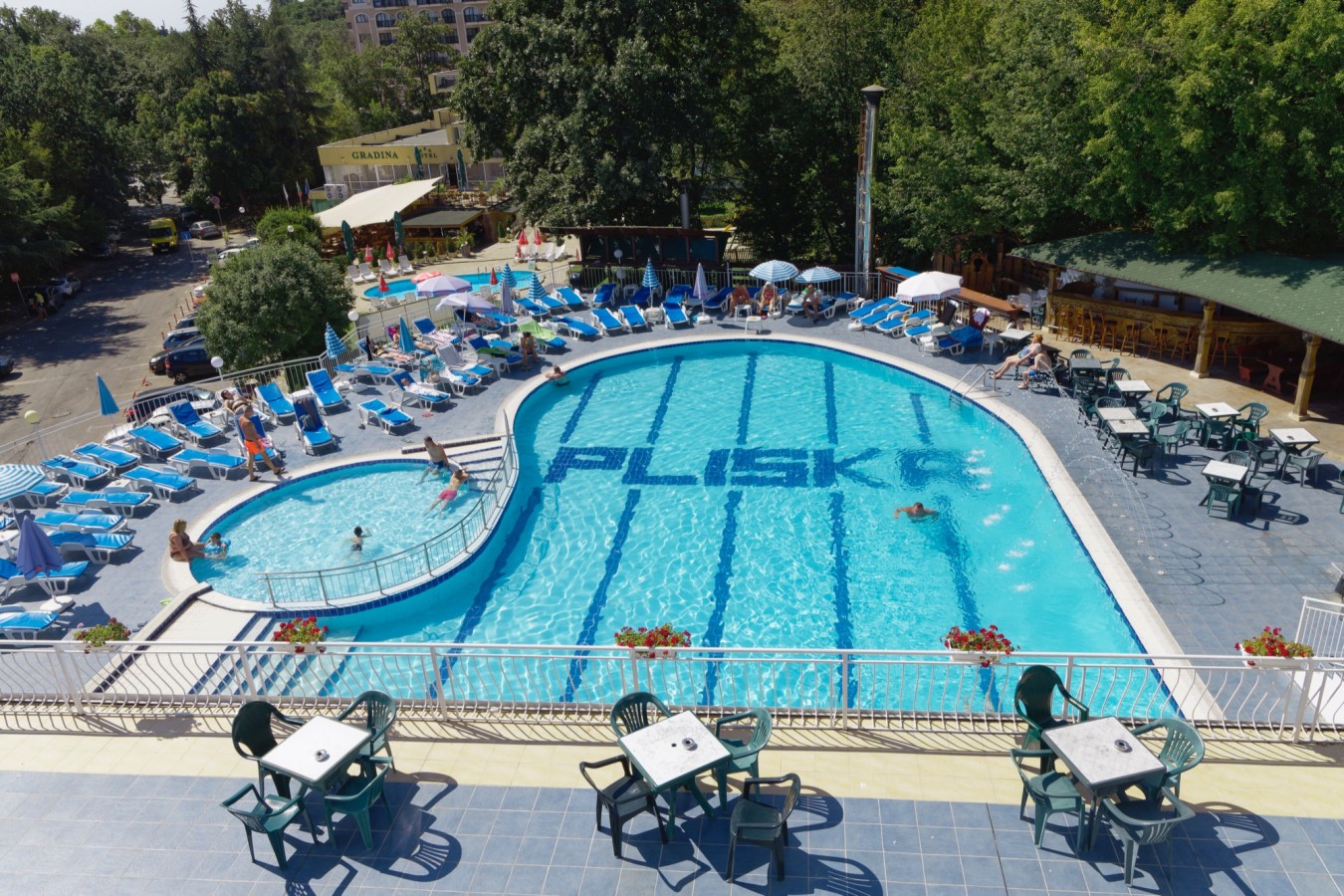 Hotel Pliska-Bazen.jpg