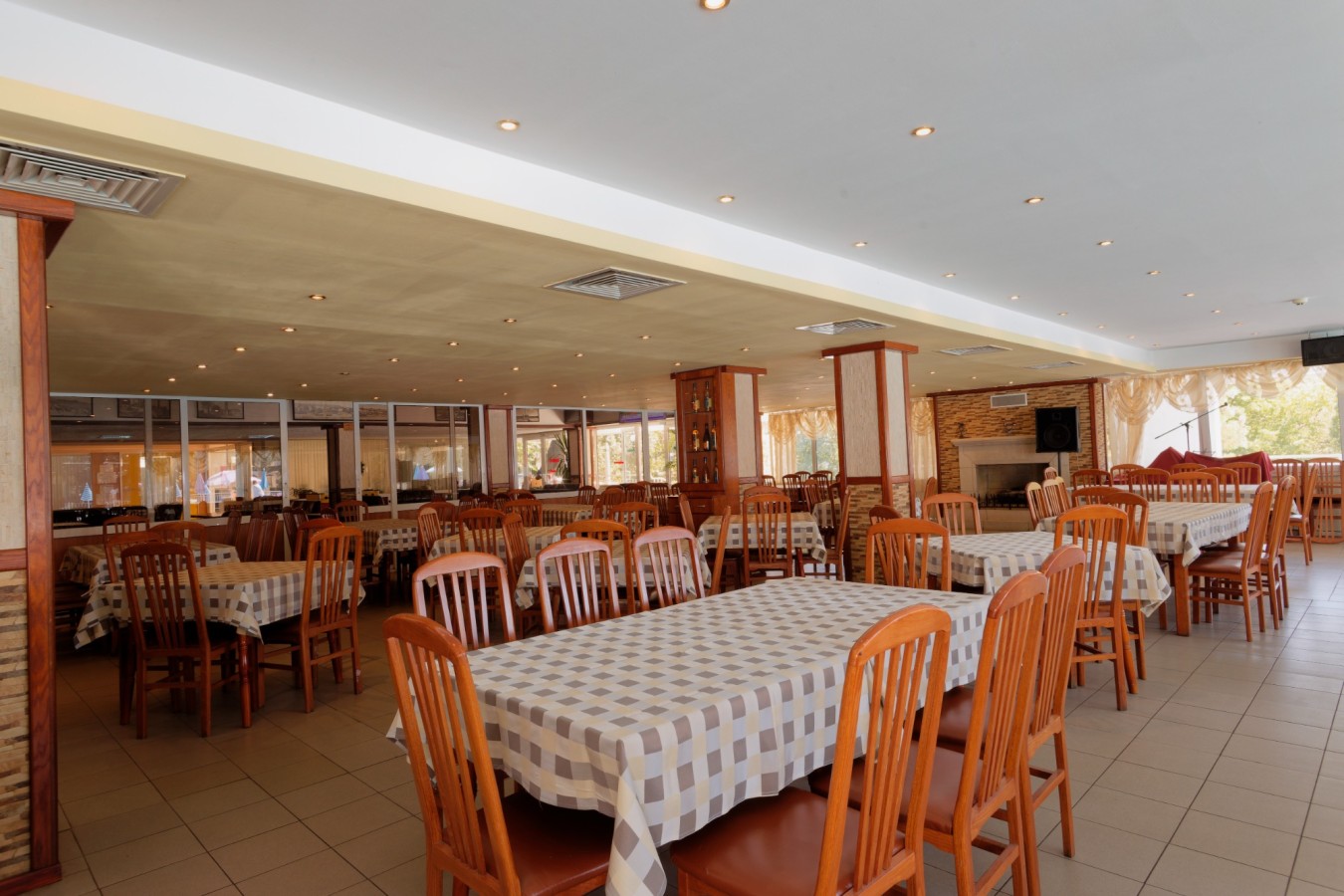 Hotel Pliska-Restoran.jpg