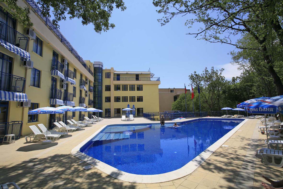 Hotel Blue Sky-Kompleks hotela.jpg