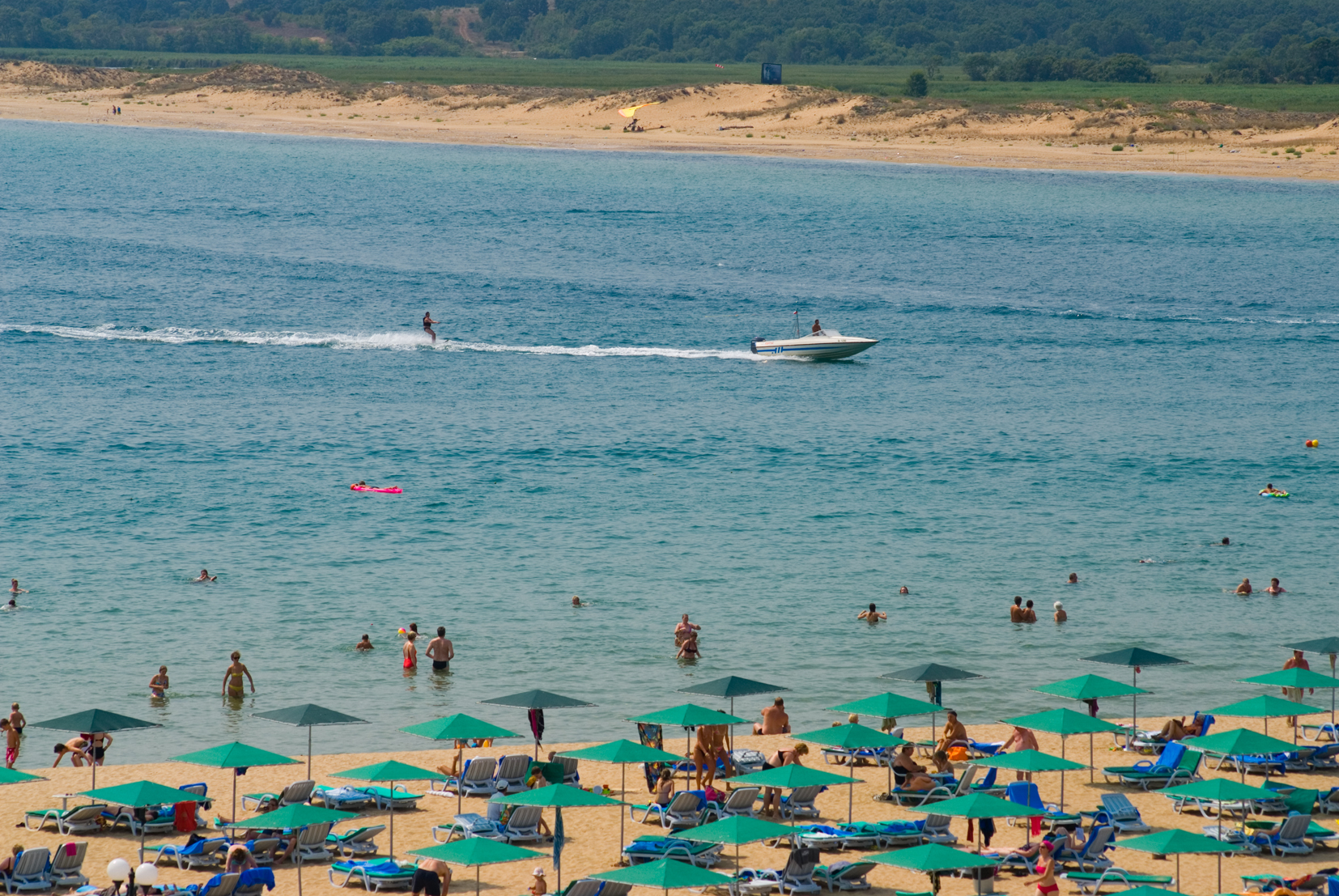 Hotel Holiday Village plaza.jpg