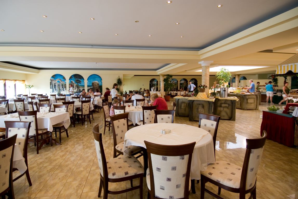 Pelican hotel restoran.jpg