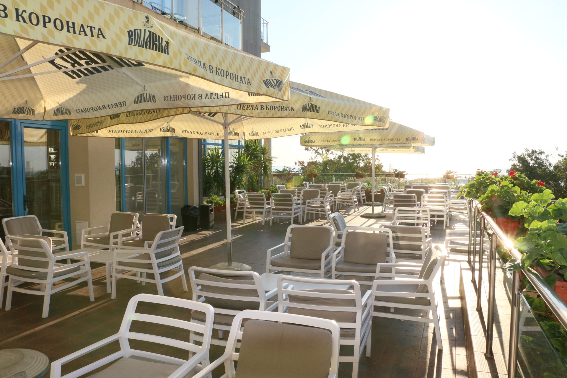 Hotel Slavey-Terasa lobija.JPG