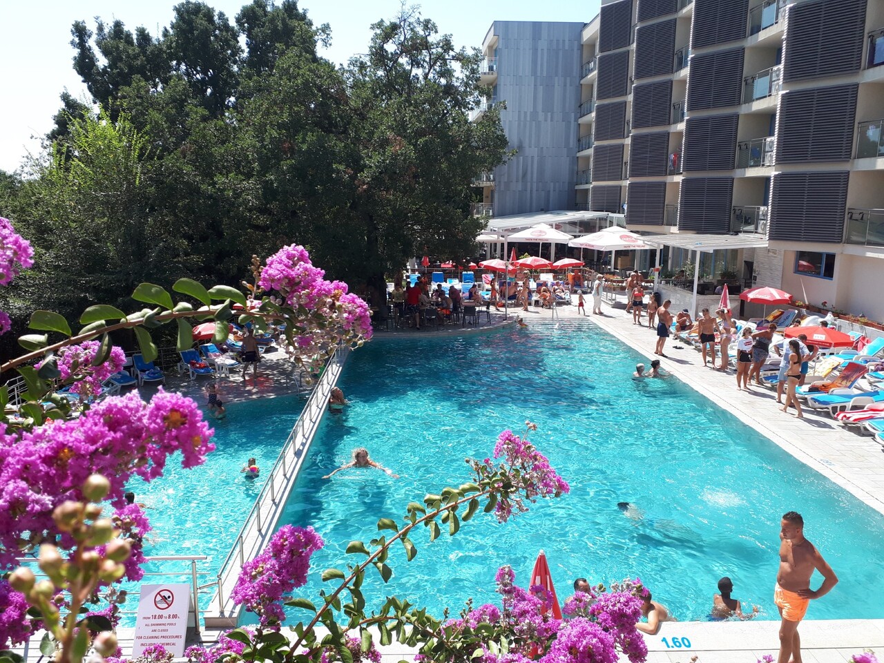 Slavey Hotel-Bazen.jpg