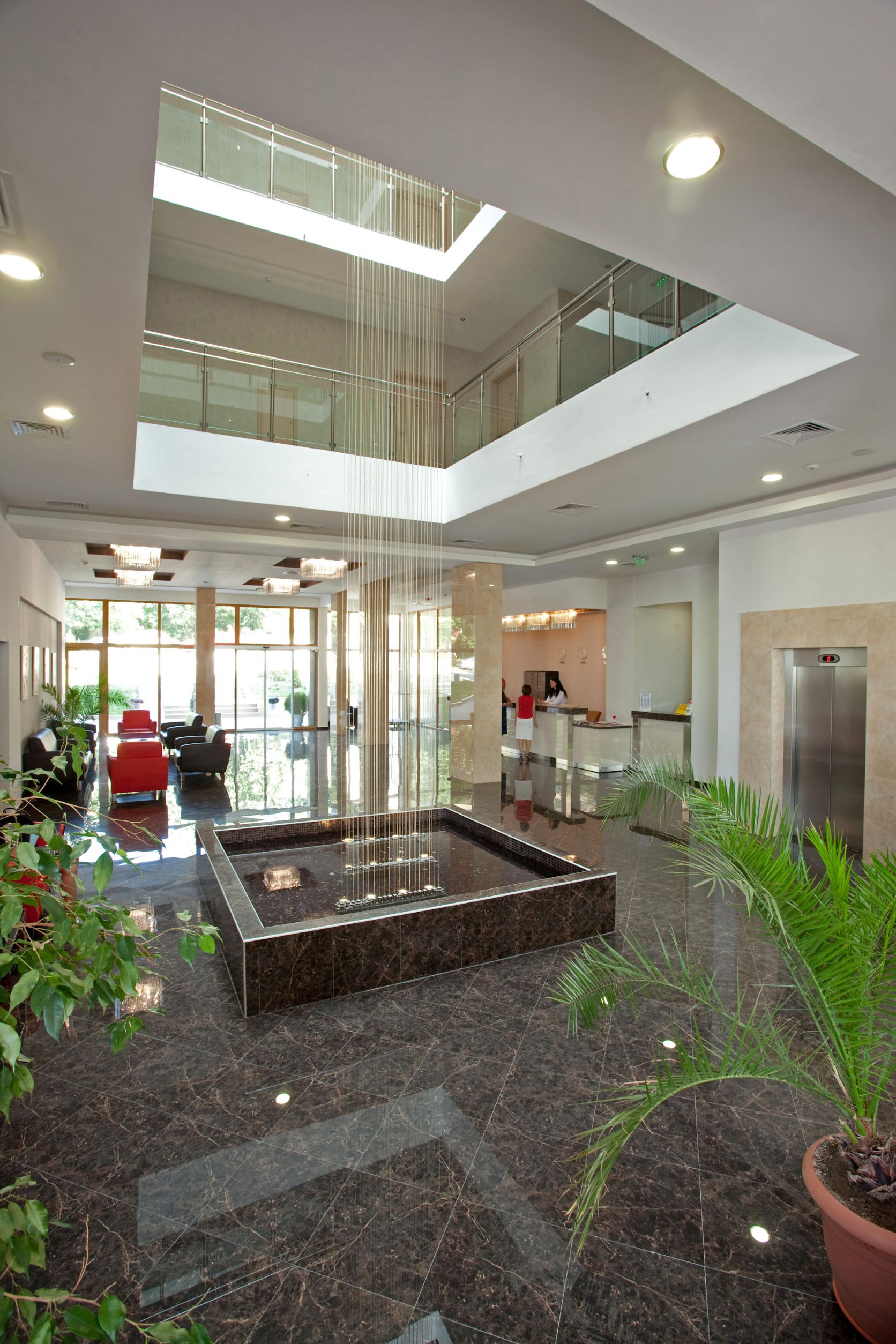 Slavey Hotel-Recepcija.jpg