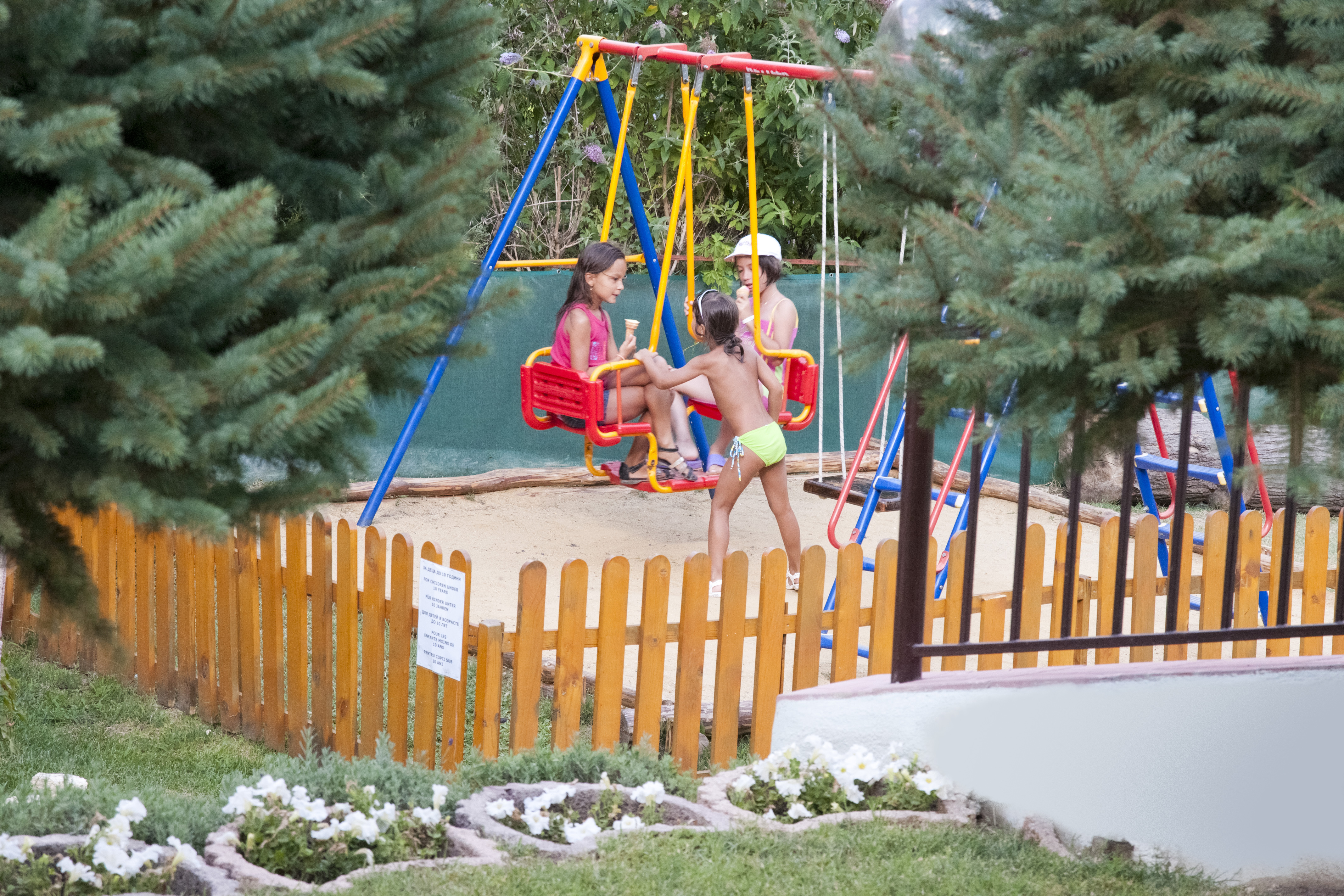 Hotel Madara Park-Decije igraliste.JPG