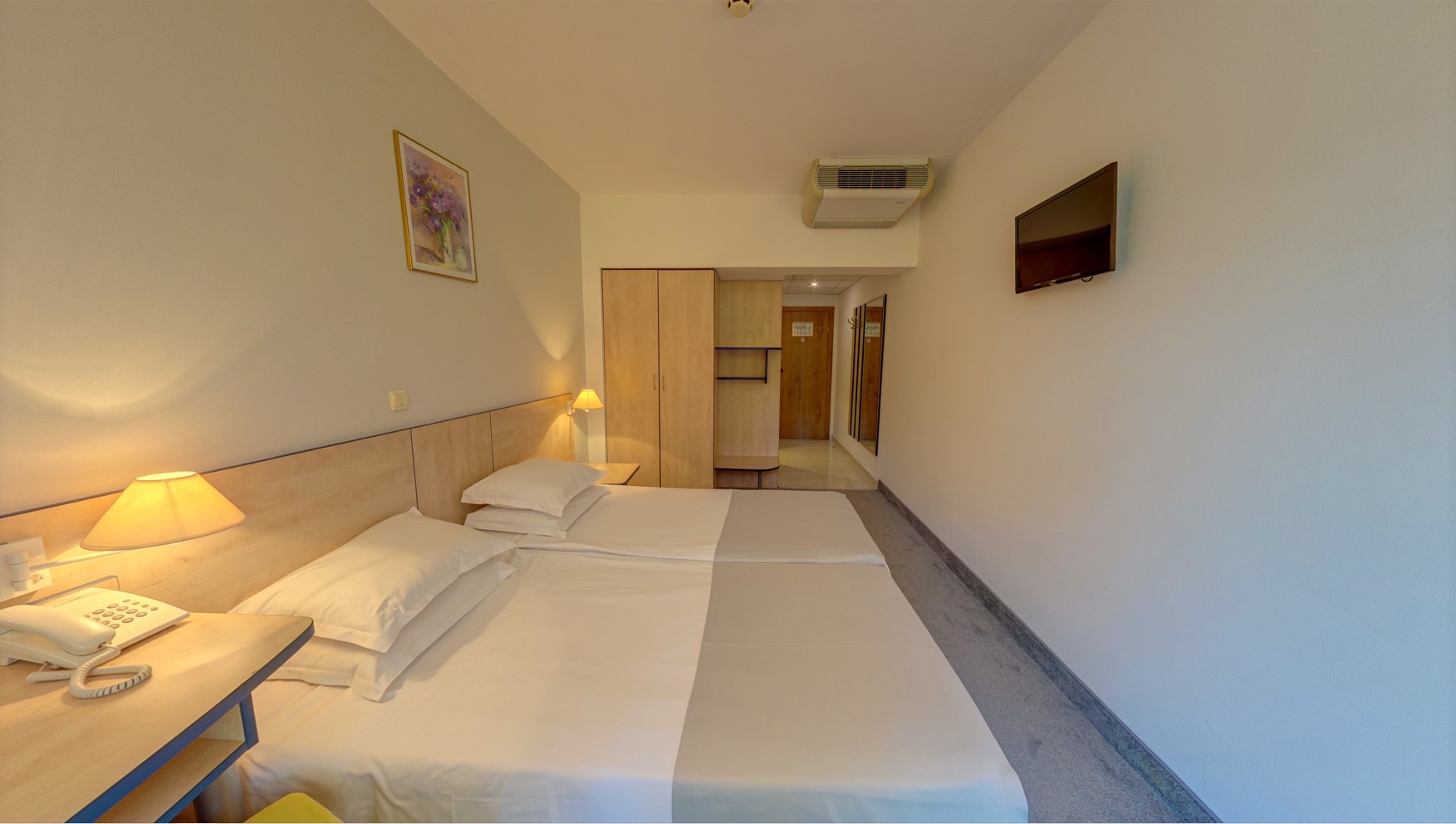 Madara Park Hotel-Economy soba.jpg