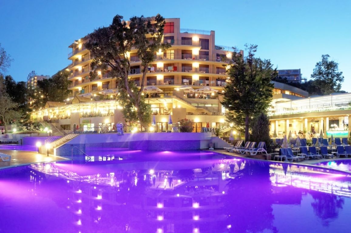 Hotel Kristal-Nocni izgled.jpg