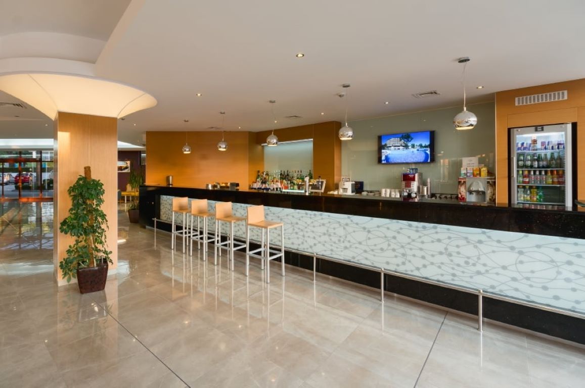Kristal Hotel-Lobby bar.jpg
