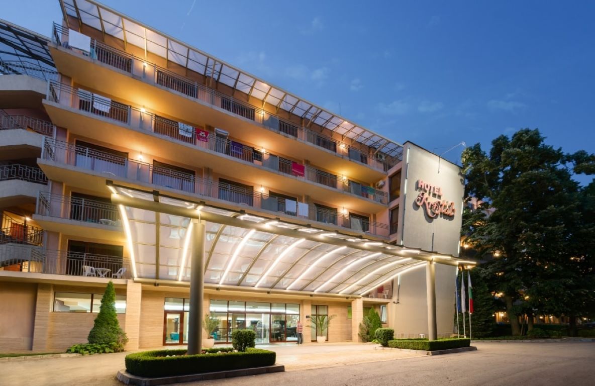 Kristal Hotel-Ulaz u hotel.jpg