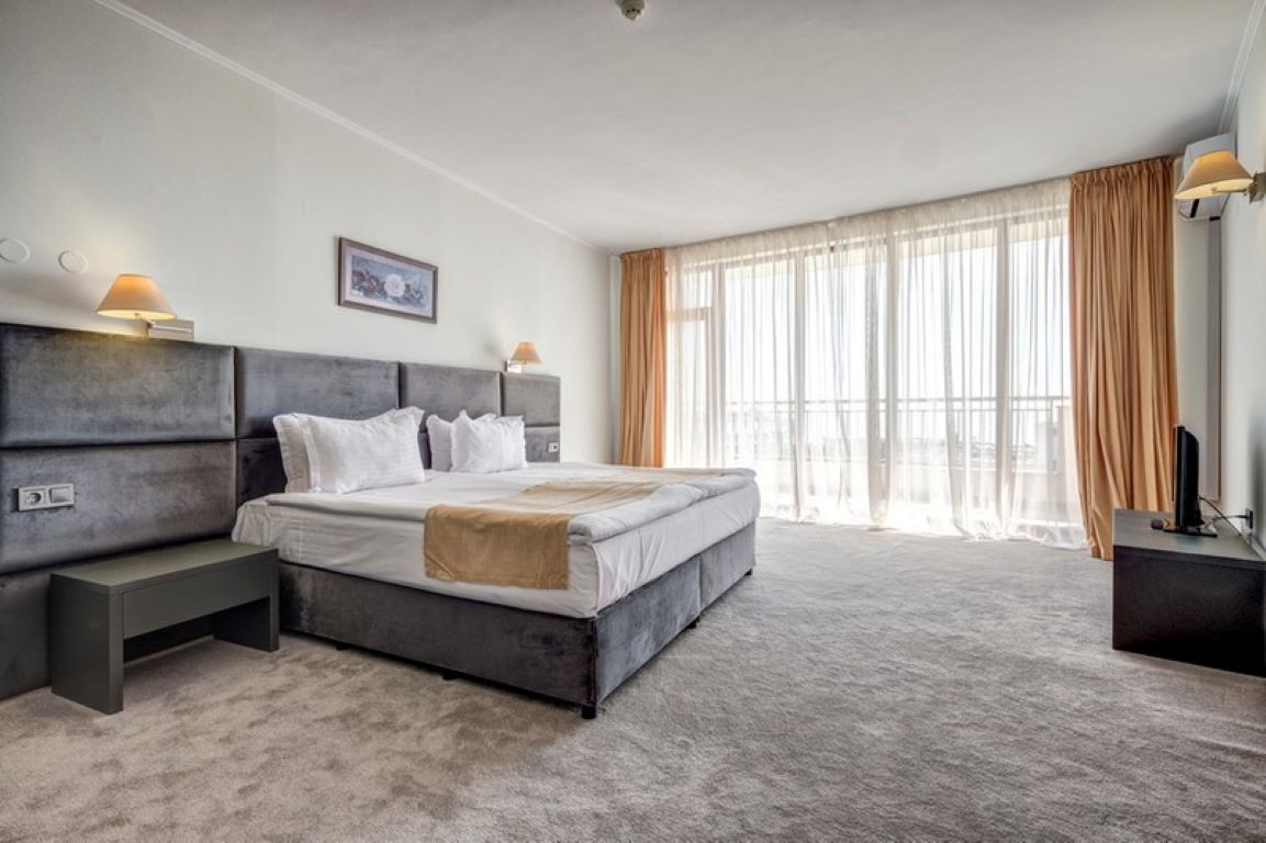 Hotel Continental-Standardna soba.jpg