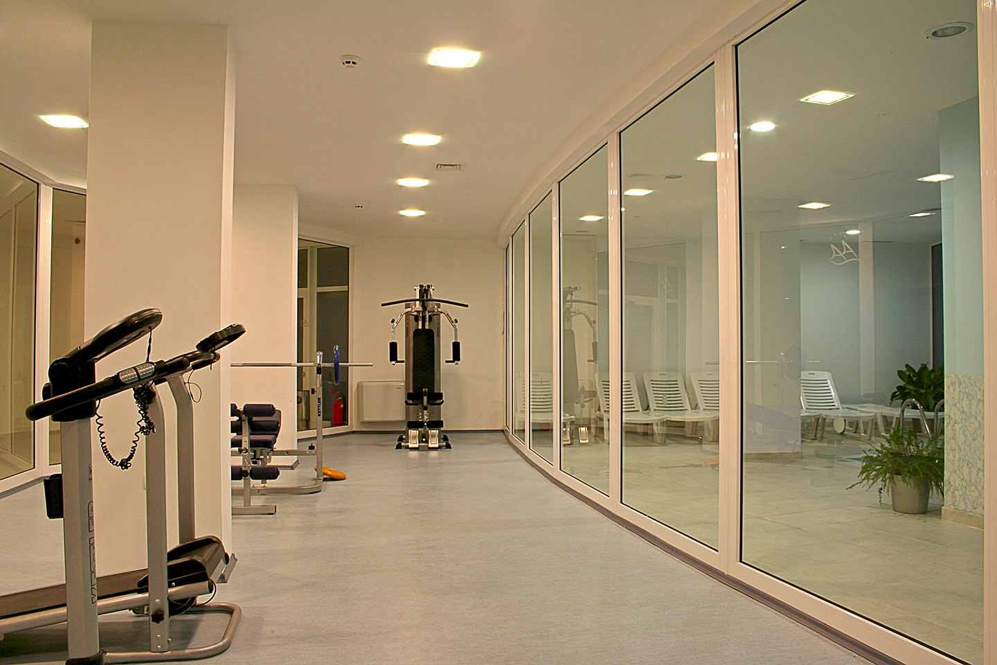 Hotel Aqua Azur-Fitnes centar.jpg