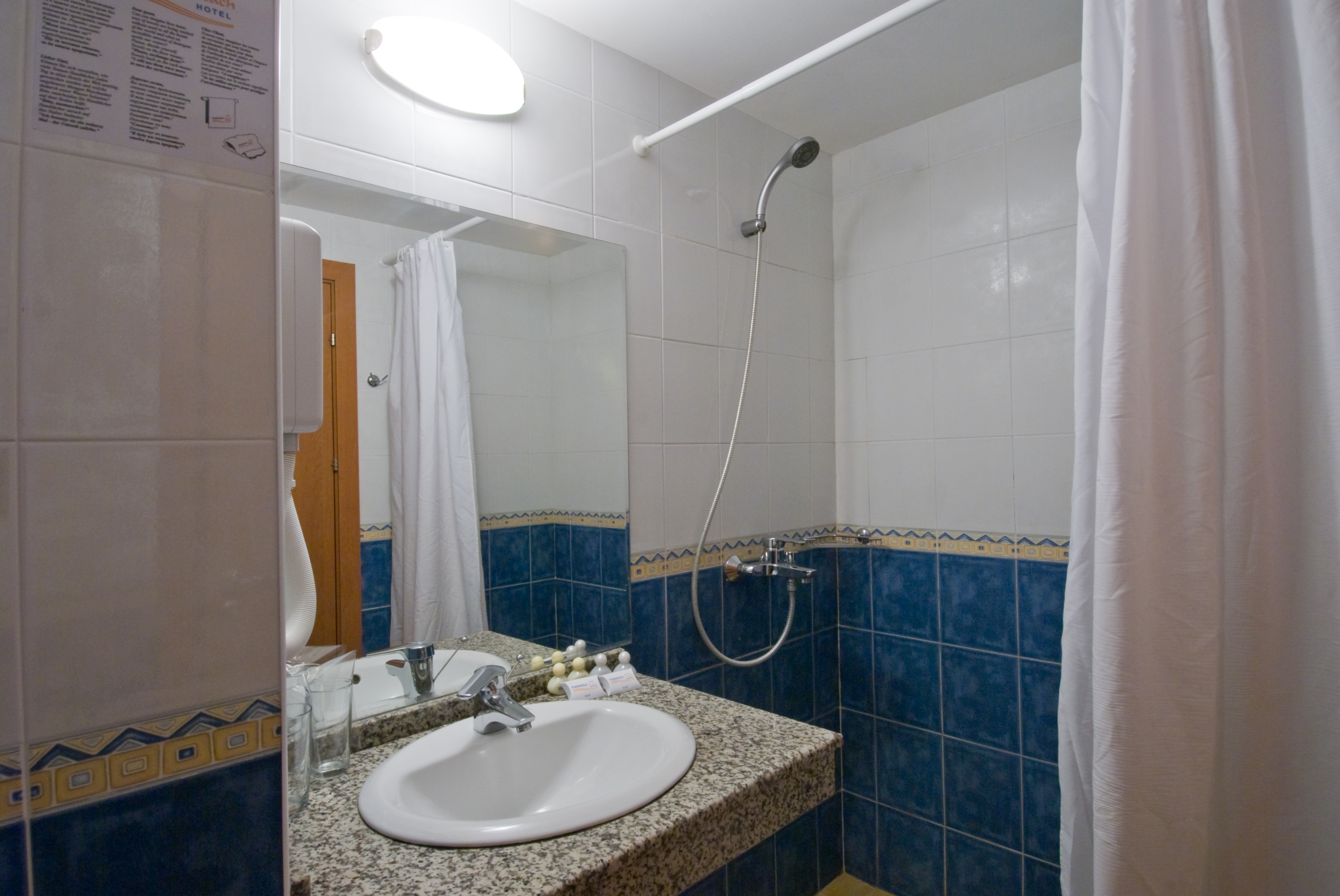 Paraizo Beach hotel Kupatilo.jpg