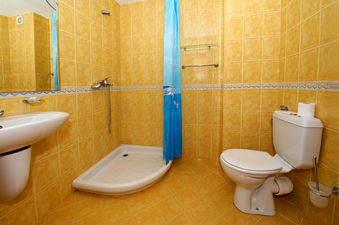 Paradise hotel kupatilo.jpg