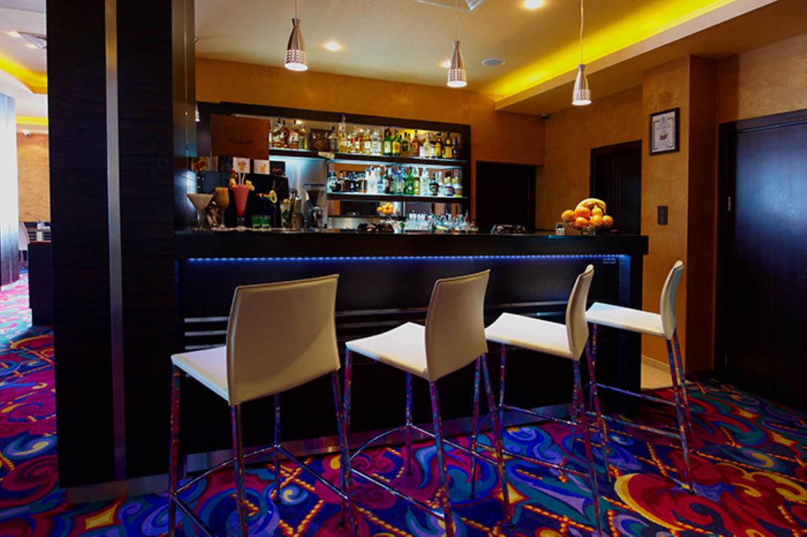Paradise hotel lobby bar.jpg