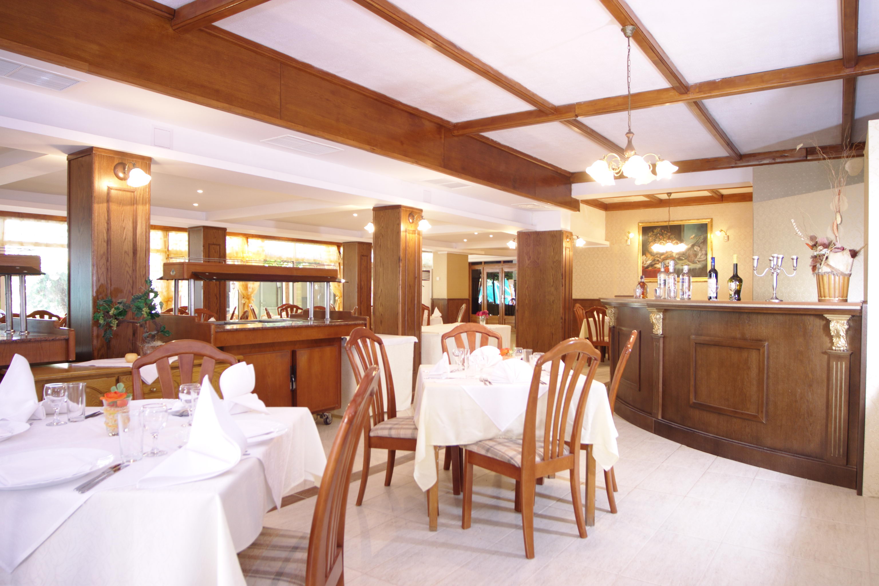 Hotel Estreya Residence-Restoran.jpg
