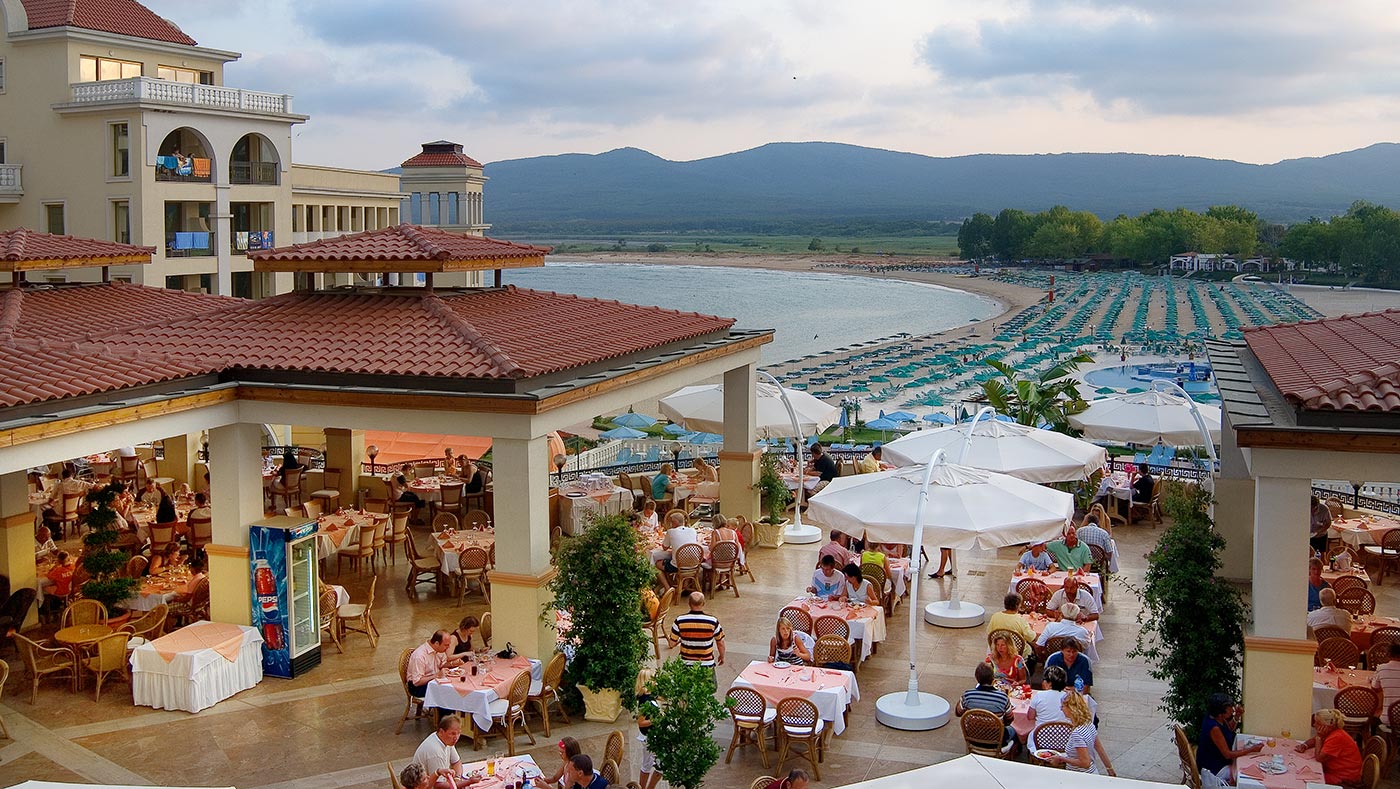 Hotel Marina Royal Palace-Terasa restorana.jpg