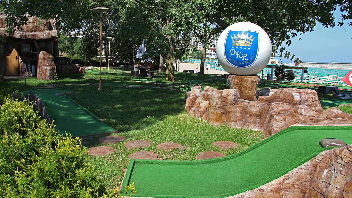 Marina Royal Palace Hotel-Mini golf.jpg