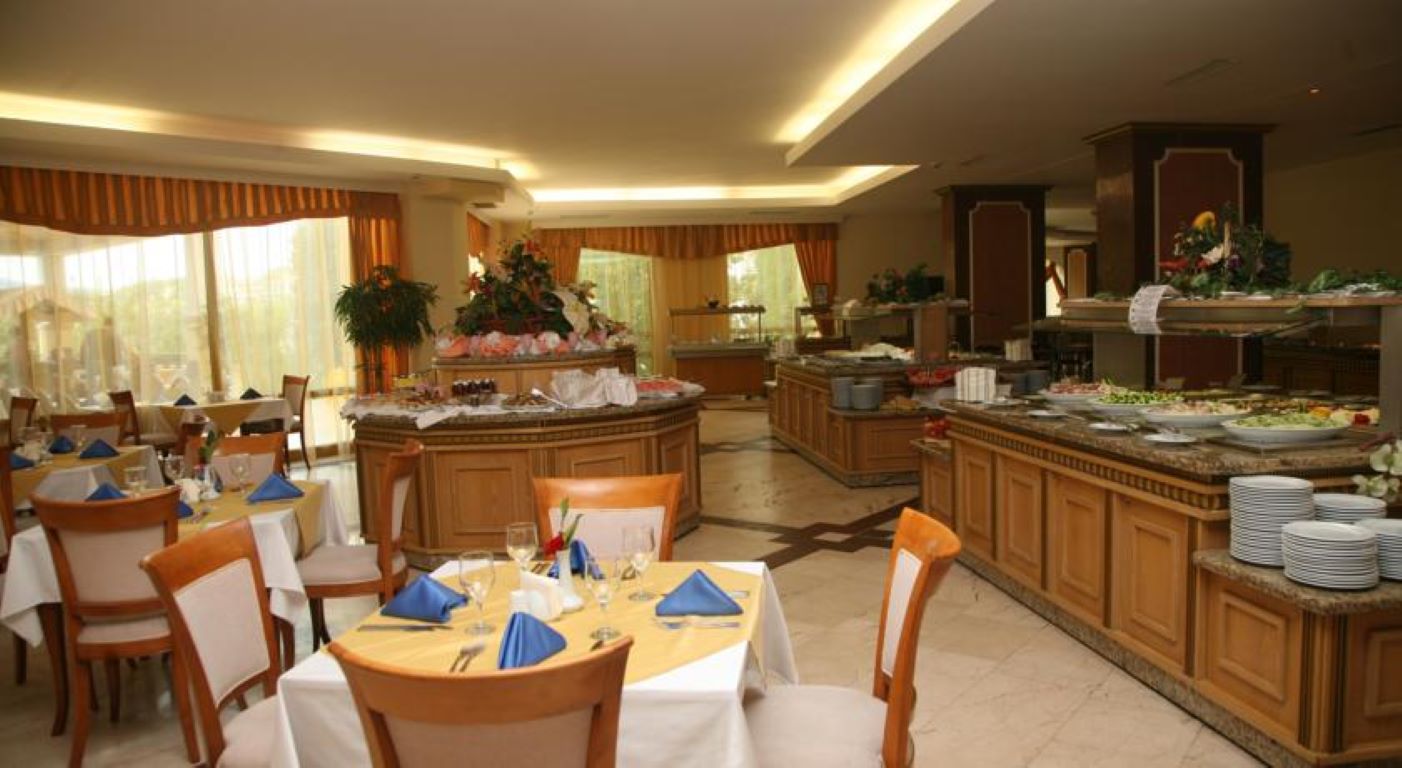 Marina Royal Palace Hotel-Restoran.jpg