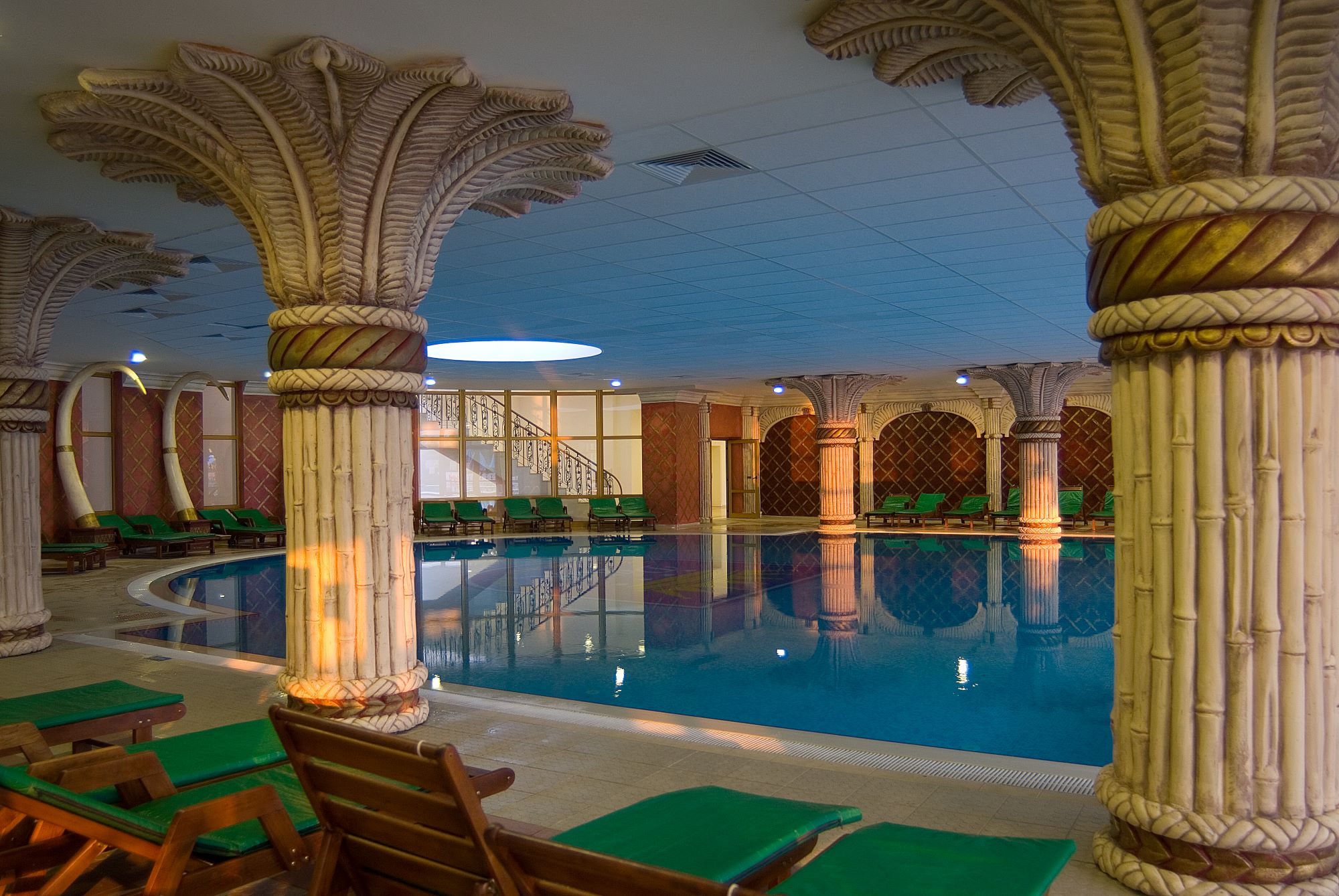 Marina Royal Palace-Unutrasnji bazen.jpg