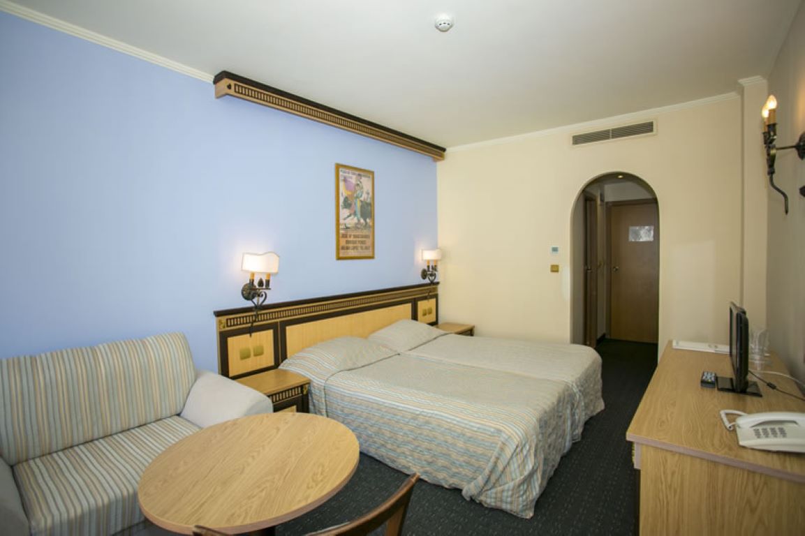 Atrium Beach Hotel-Standardna soba.jpg