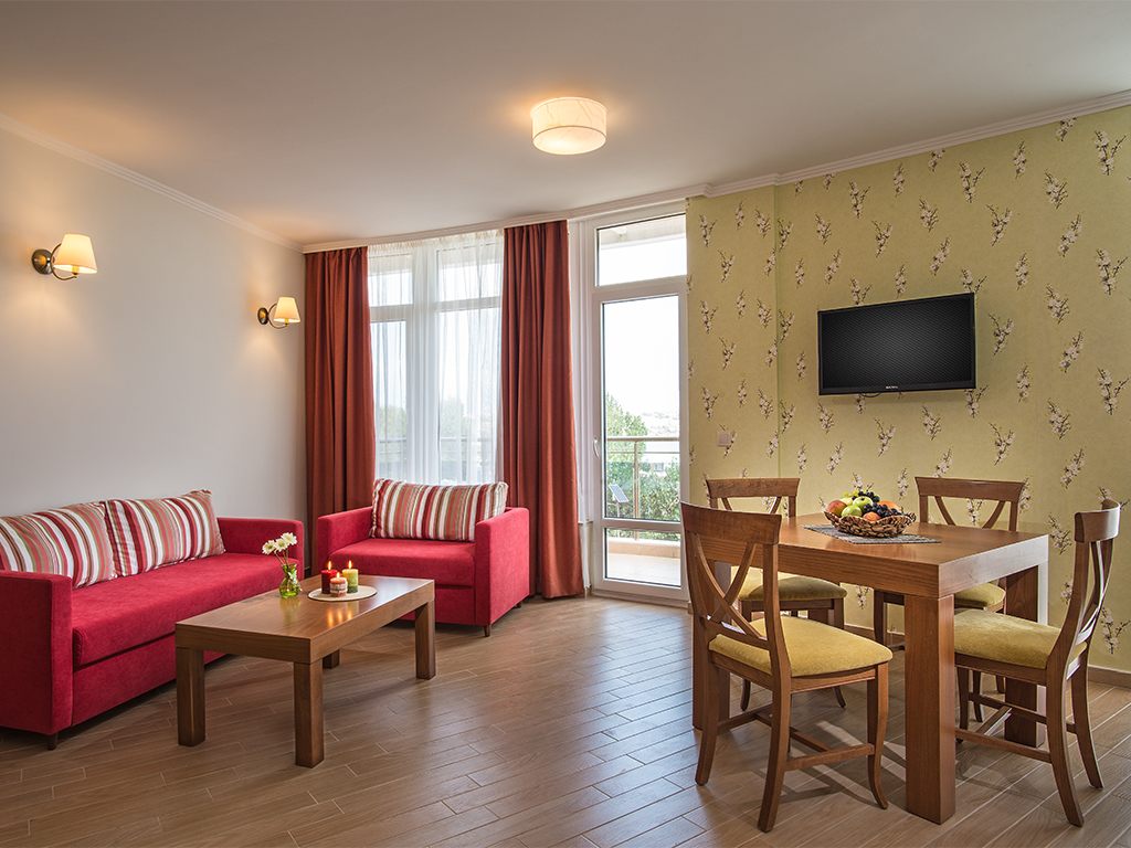 Hotel Miramar Kavaci-Apartman.jpg