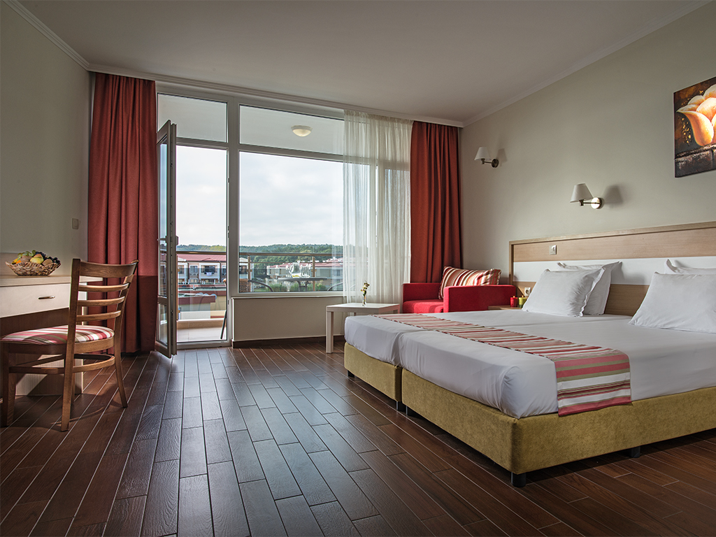 Hotel Miramar Kavaci-Standardna soba.jpg
