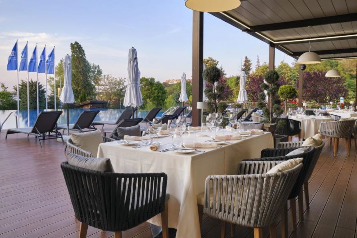 Hotel Viva Mare Beach-Terasa ribljeg i rostilj restorana.jpg