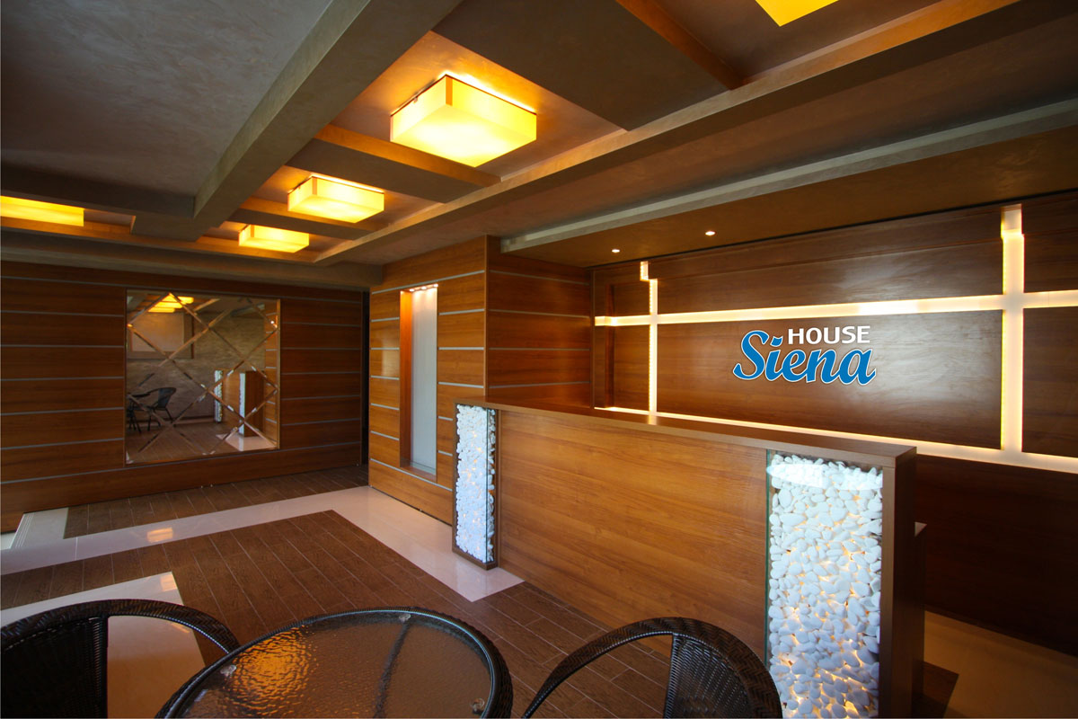 Siena House Hotel-Recepcija.jpg