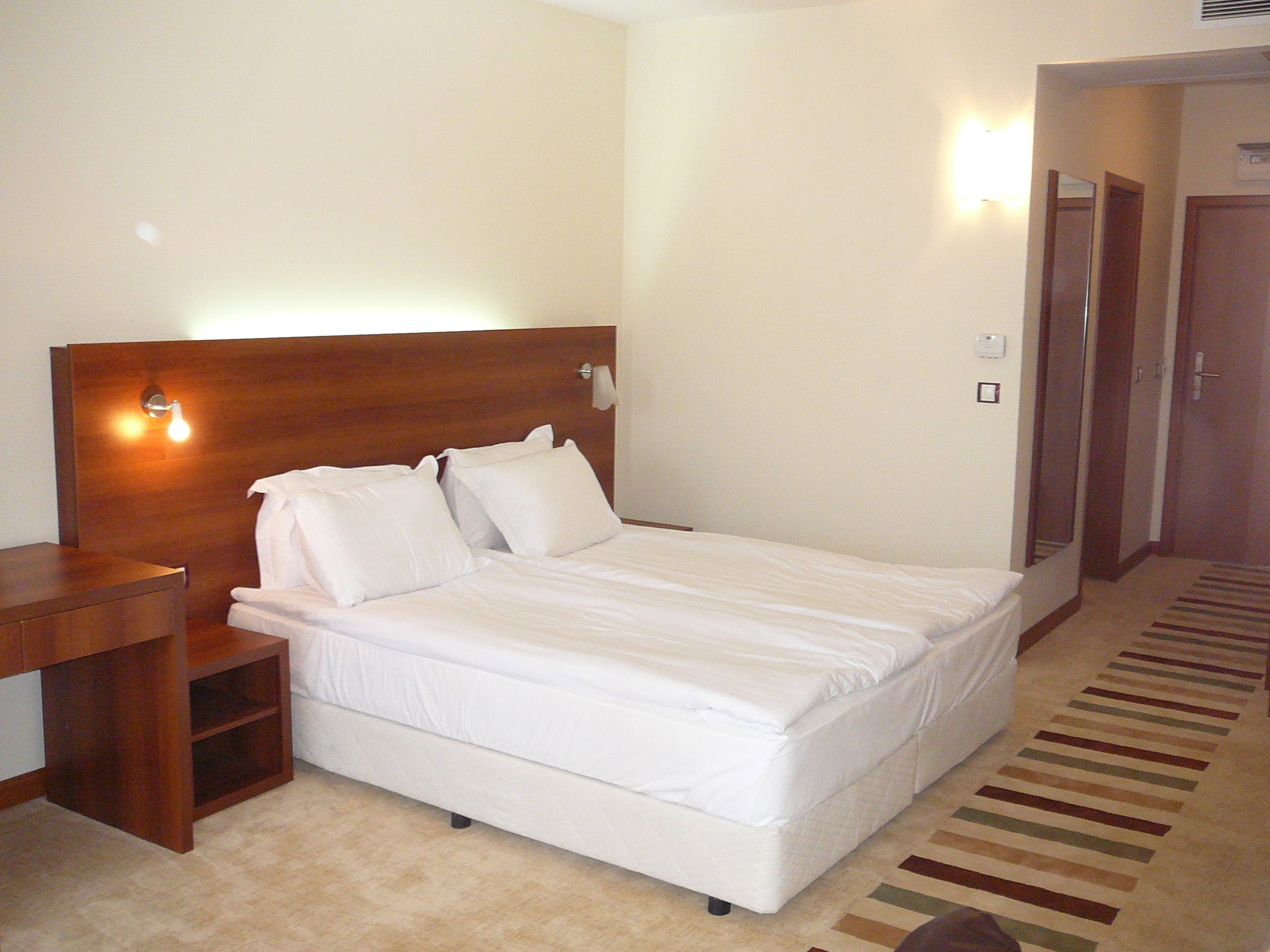 Hotel Laguna Beach Sozopol-Standardna soba.jpg