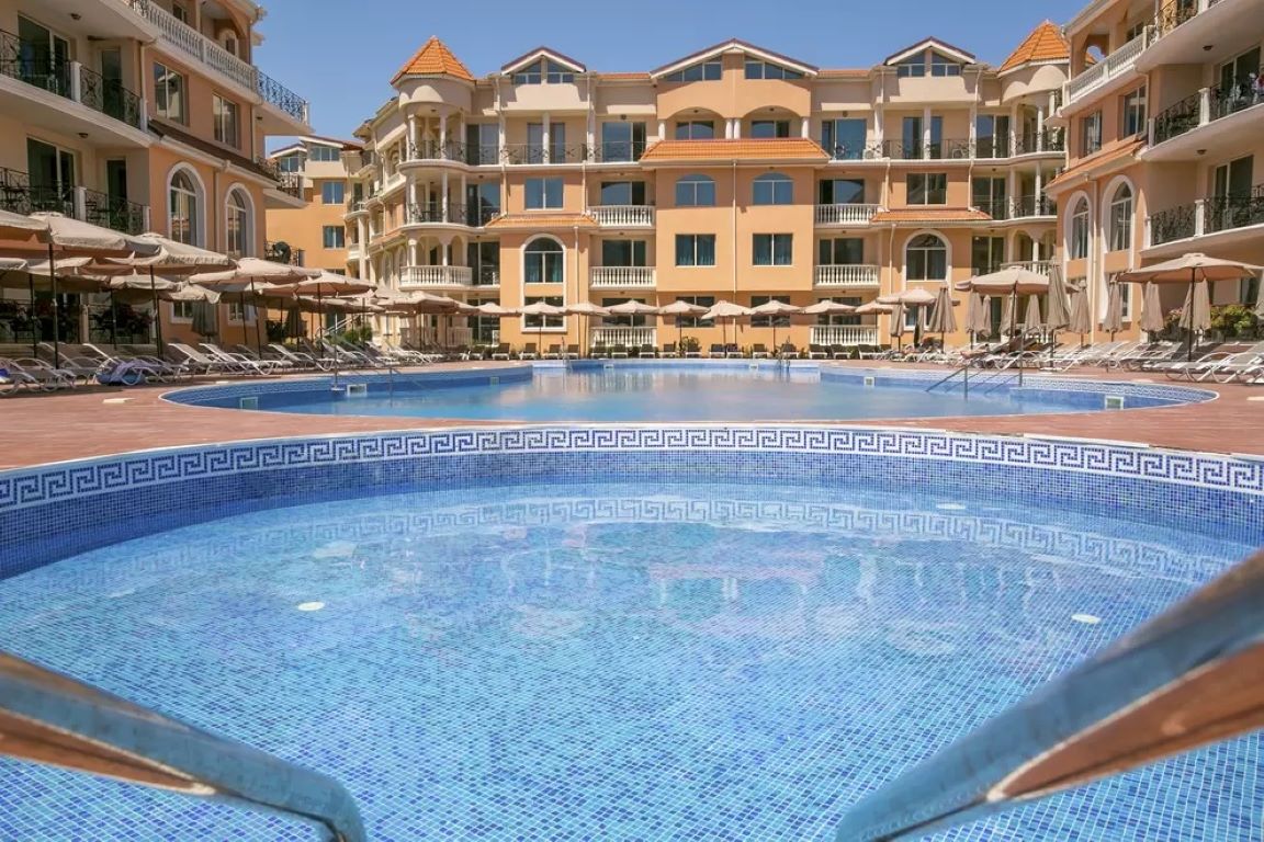 Hotel Hacienda Beach-Bazen.jpg