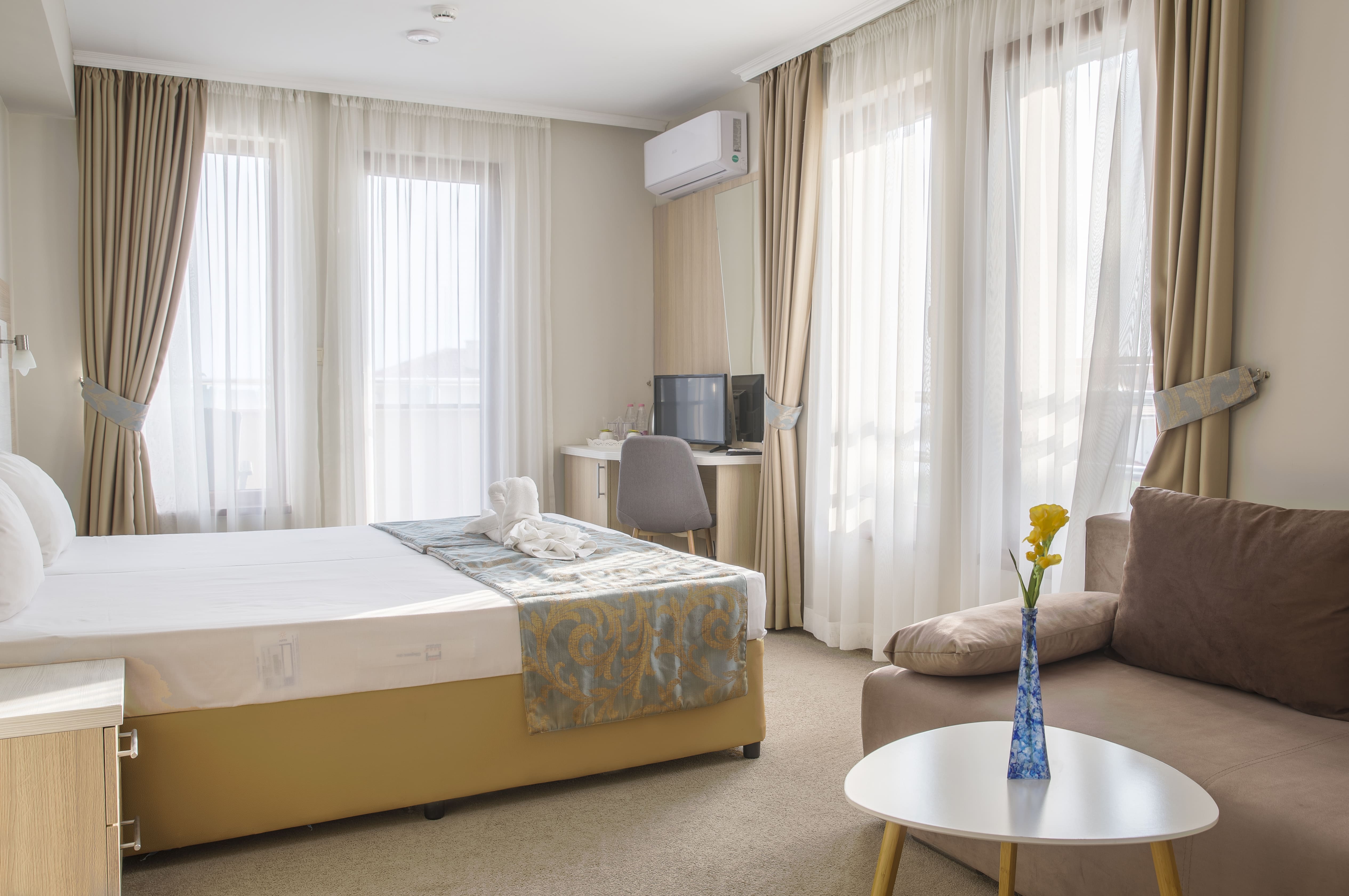 MeliaMar Hotel-Standardna soba pogled more.jpg