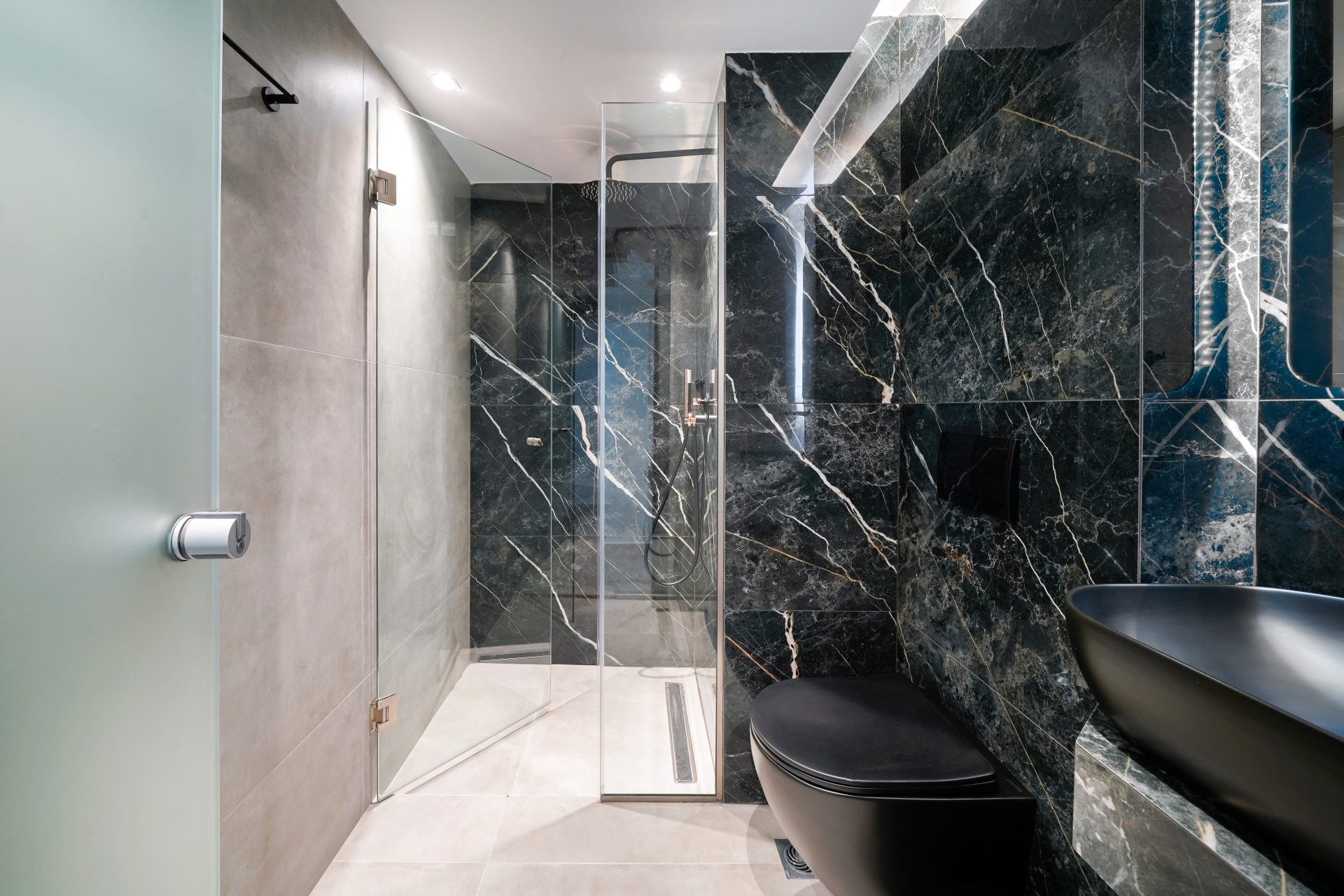 Aloe Elegant Suites double room kupatilo.jpg