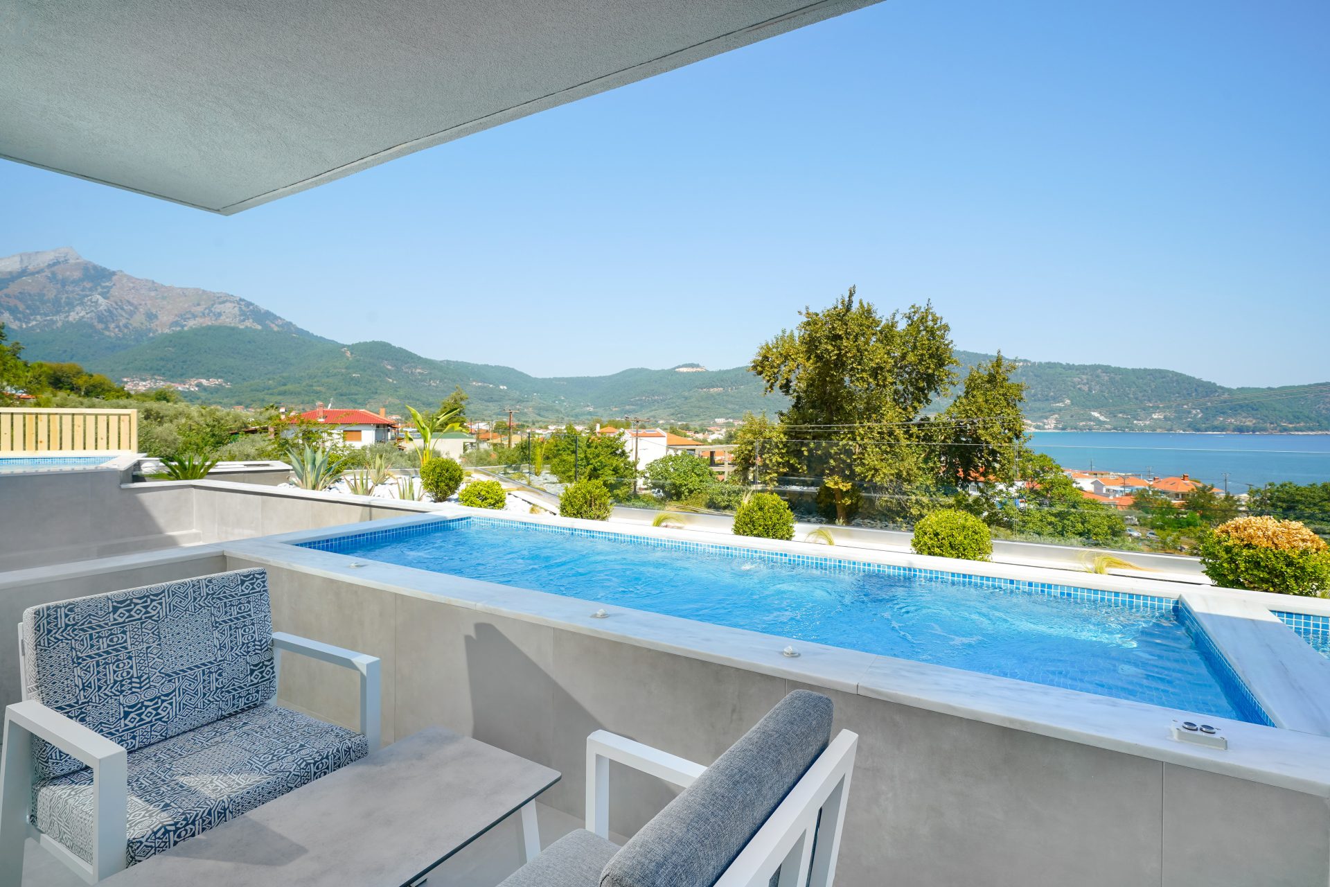 Aloe Elegant Suites double room private pool.jpg