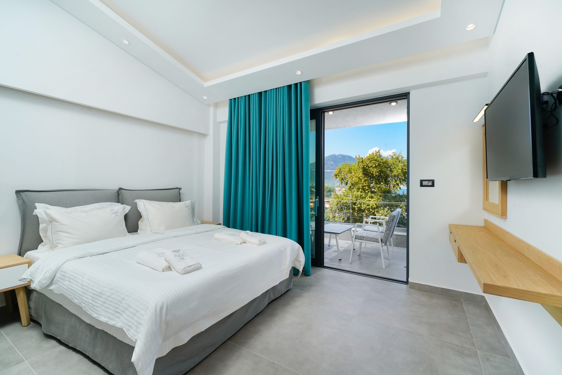 Aloe Elegant Suites double room.jpg