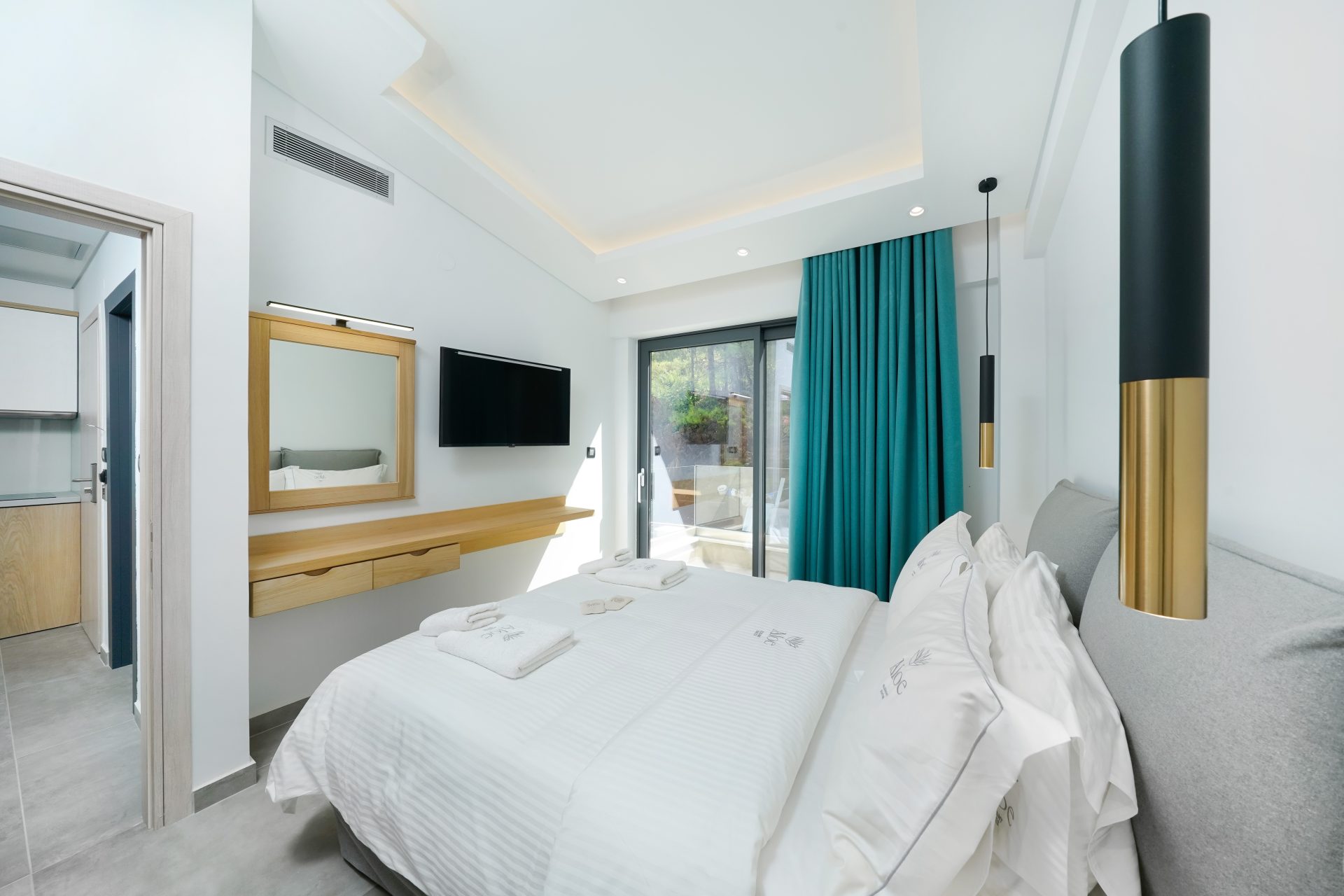 Aloe Elegant Suites double.jpg