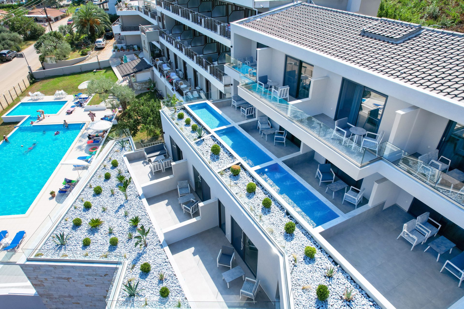 Aloe Elegant Suites zgrade.jpg