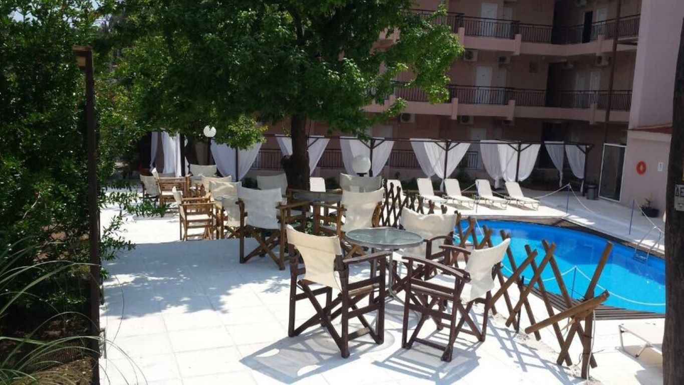 Golden Beach Metamorfosi-Bar.jpg