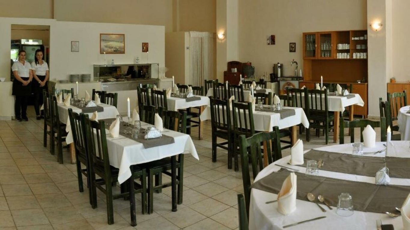 Hotel Golden Beach Metamorfosi-Restoran.jpg
