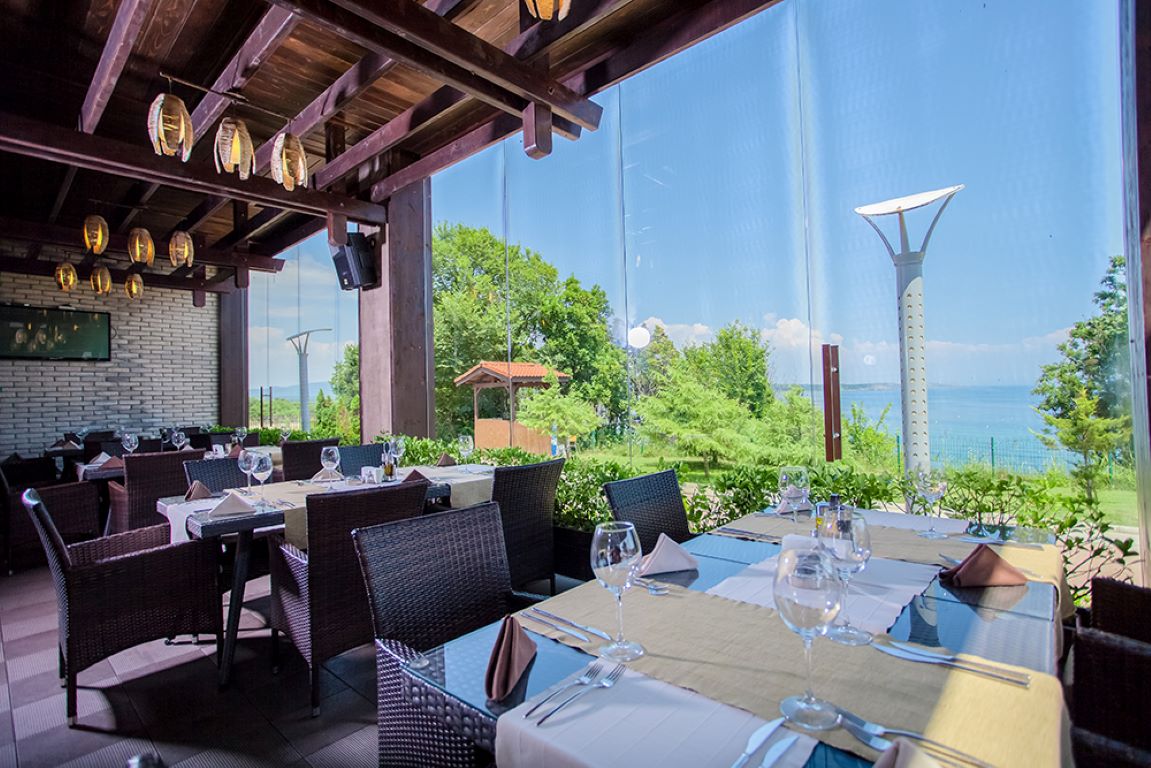 Saint Thomas-Terasa restorana.jpg