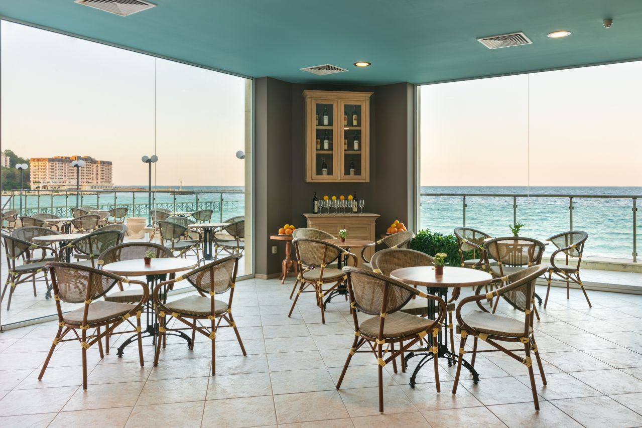 Hotel Marina-Lobby bar.jpeg