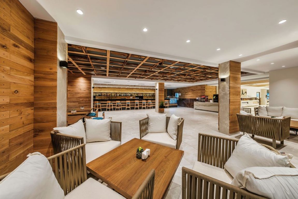 Hotel Voya Beach Resort-Bar Sotto.jpg