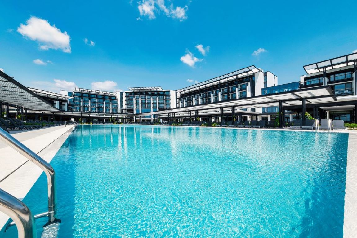 Hotel Voya Beach Resort-Bazen.jpg
