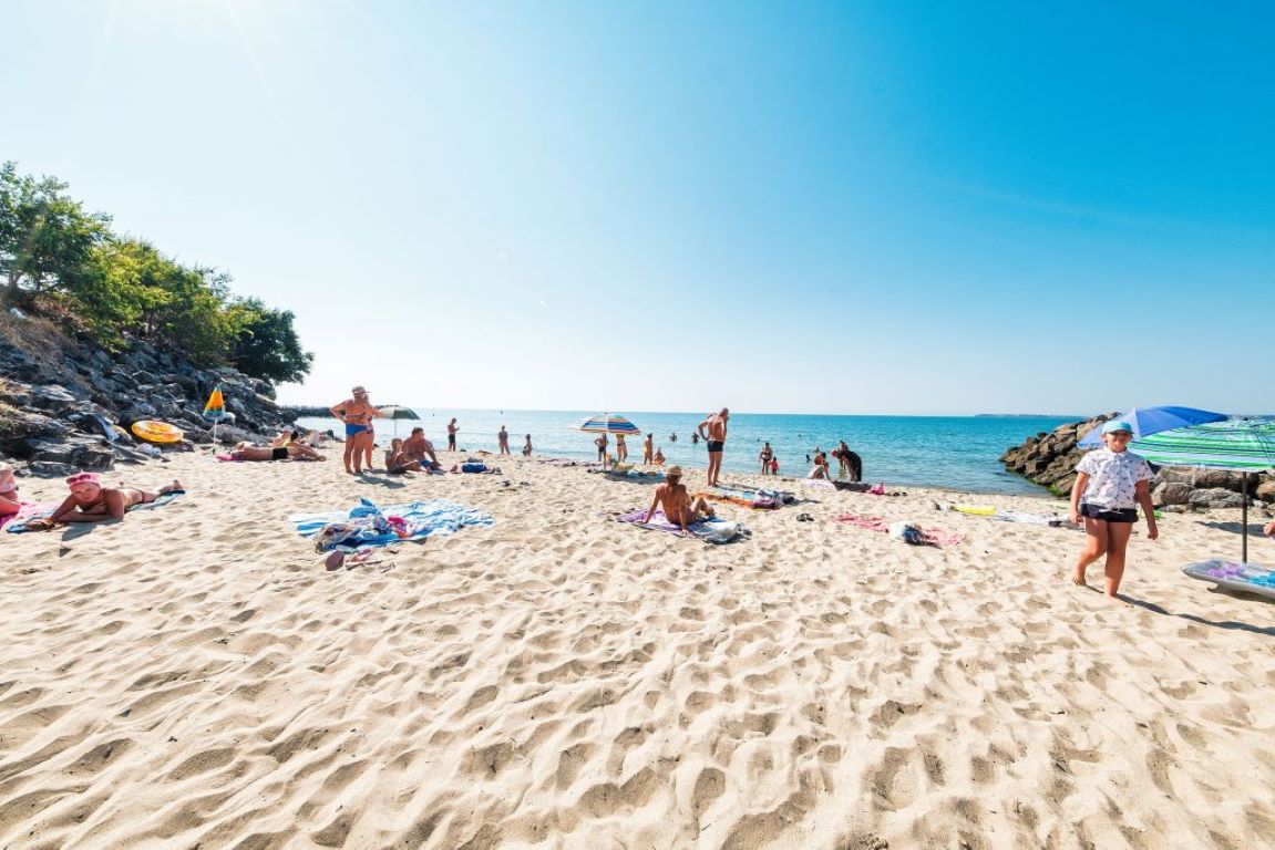 Voya Beach Resort-Plaza.jpg