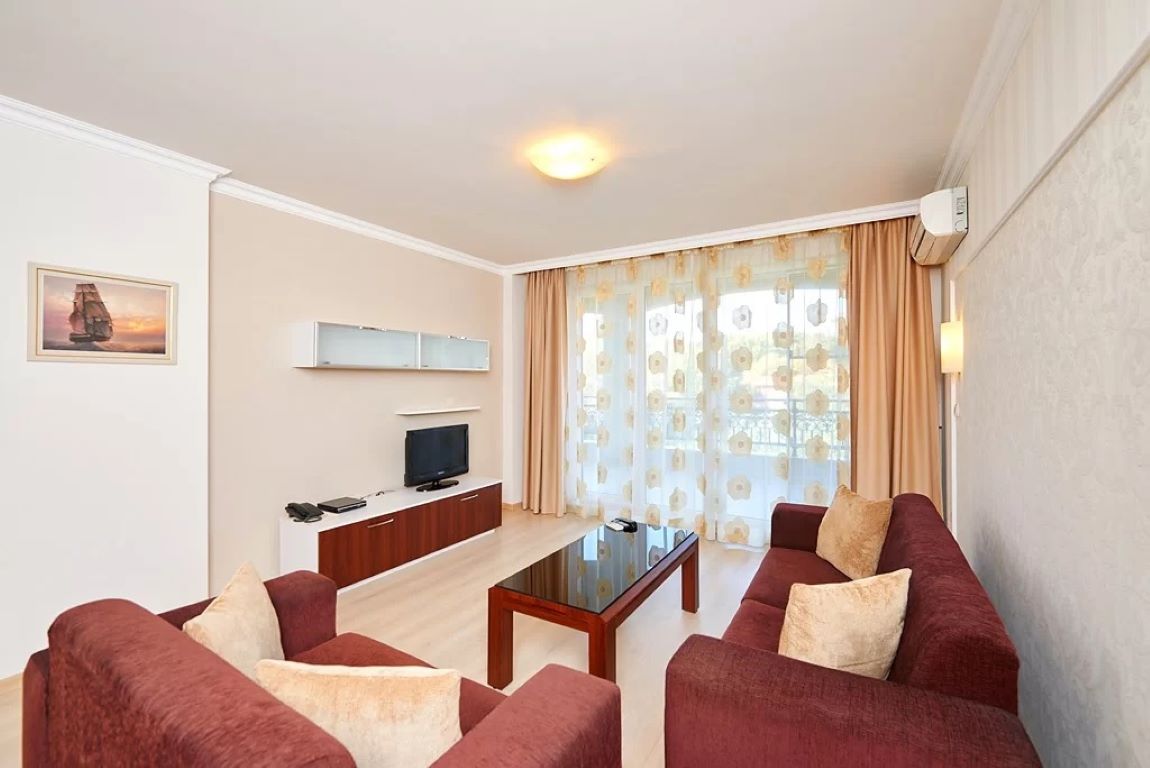 Hotel Penelope Palace-Apartman pogled park.jpg