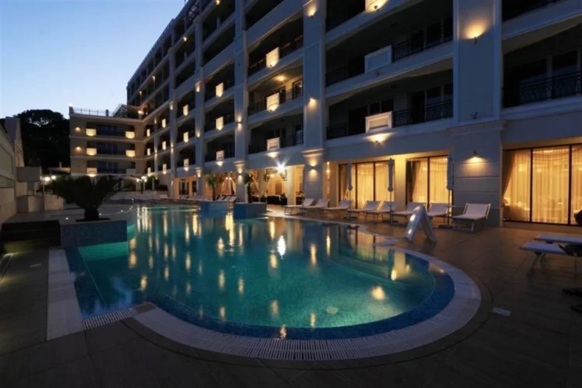 Penelope Palace Hotel-Bazen.jpg